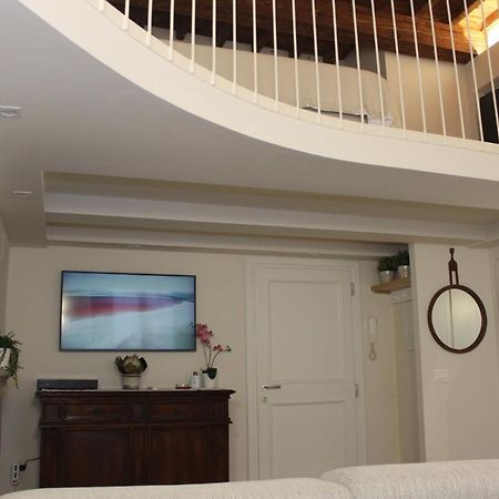 Art Apartment Santa Croce Suite ฟลอเรนซ์ ภายนอก รูปภาพ