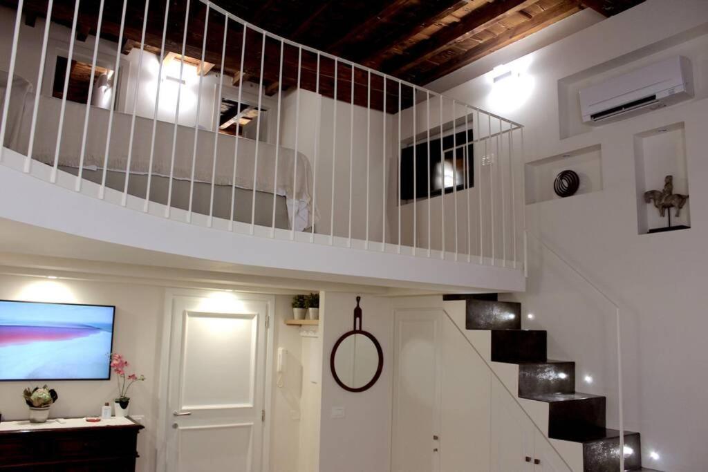 Art Apartment Santa Croce Suite ฟลอเรนซ์ ภายนอก รูปภาพ