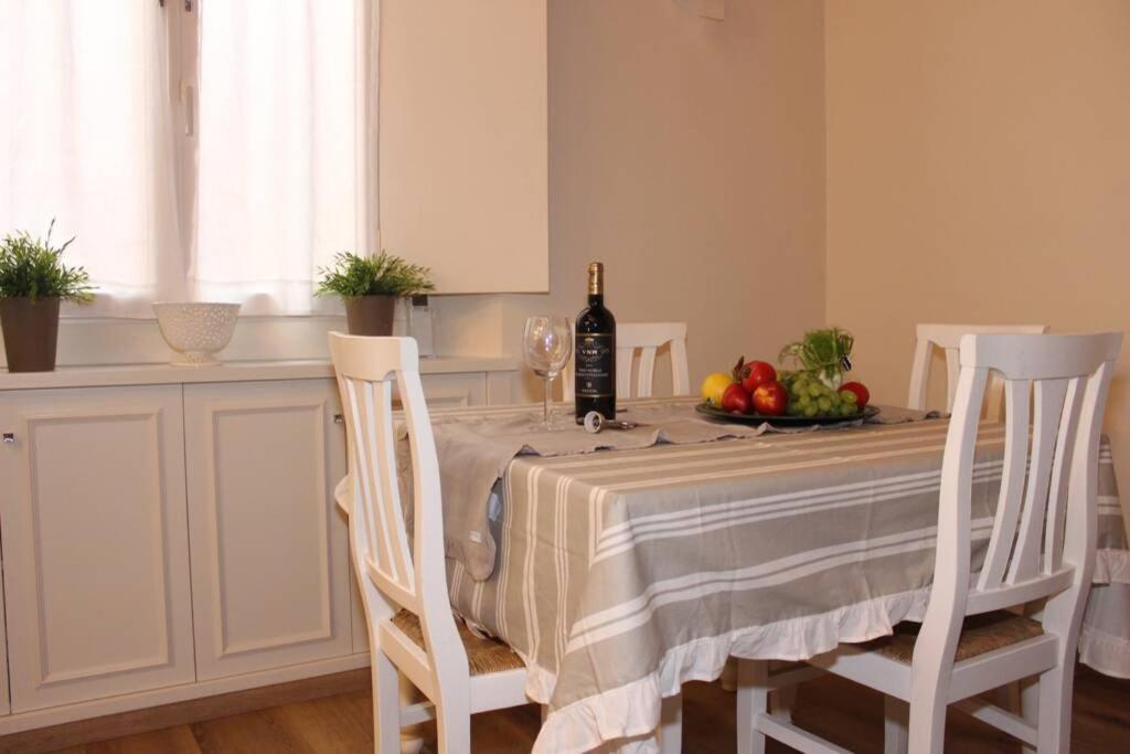 Art Apartment Santa Croce Suite ฟลอเรนซ์ ภายนอก รูปภาพ