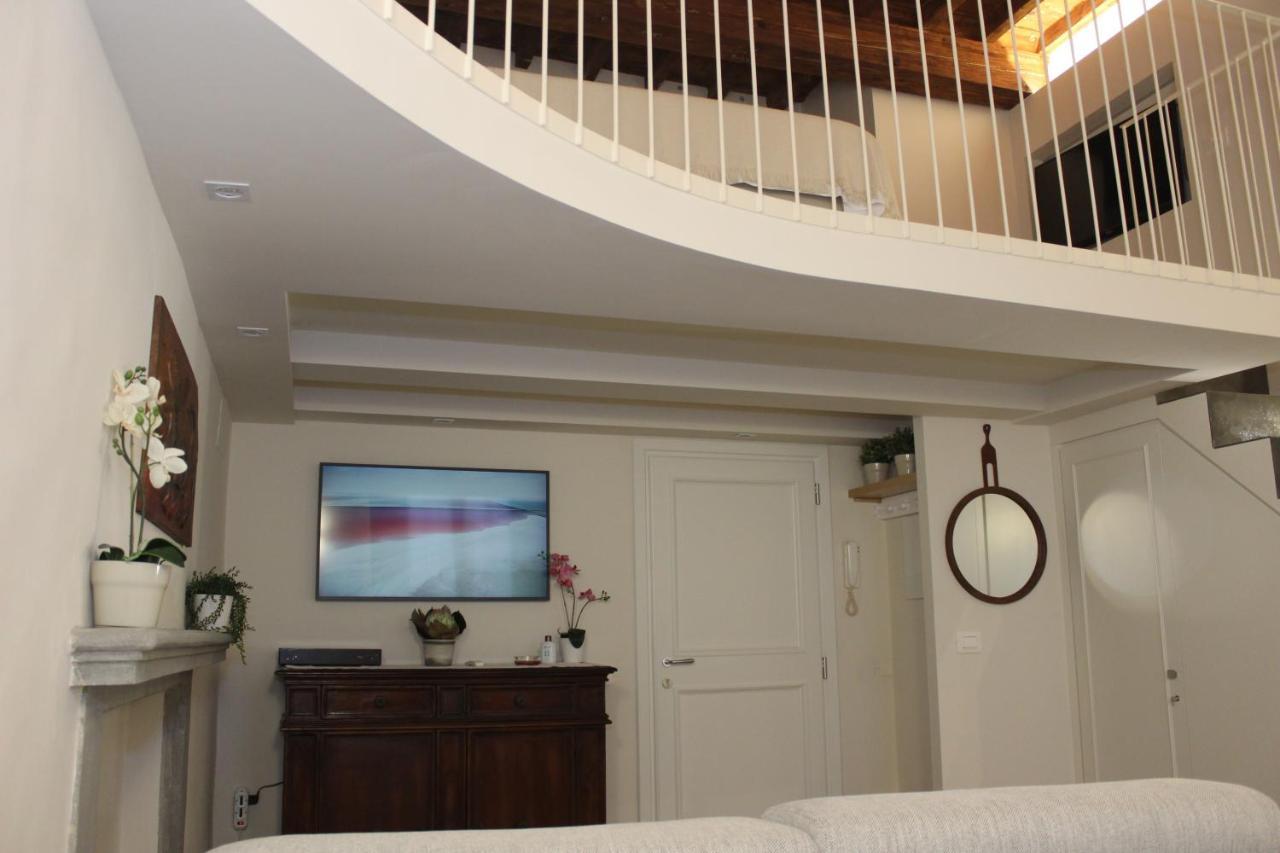 Art Apartment Santa Croce Suite ฟลอเรนซ์ ภายนอก รูปภาพ